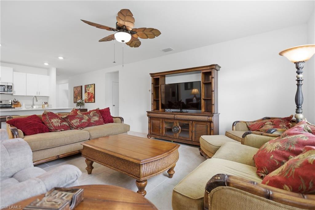 SAVANNA LAKES - Residential