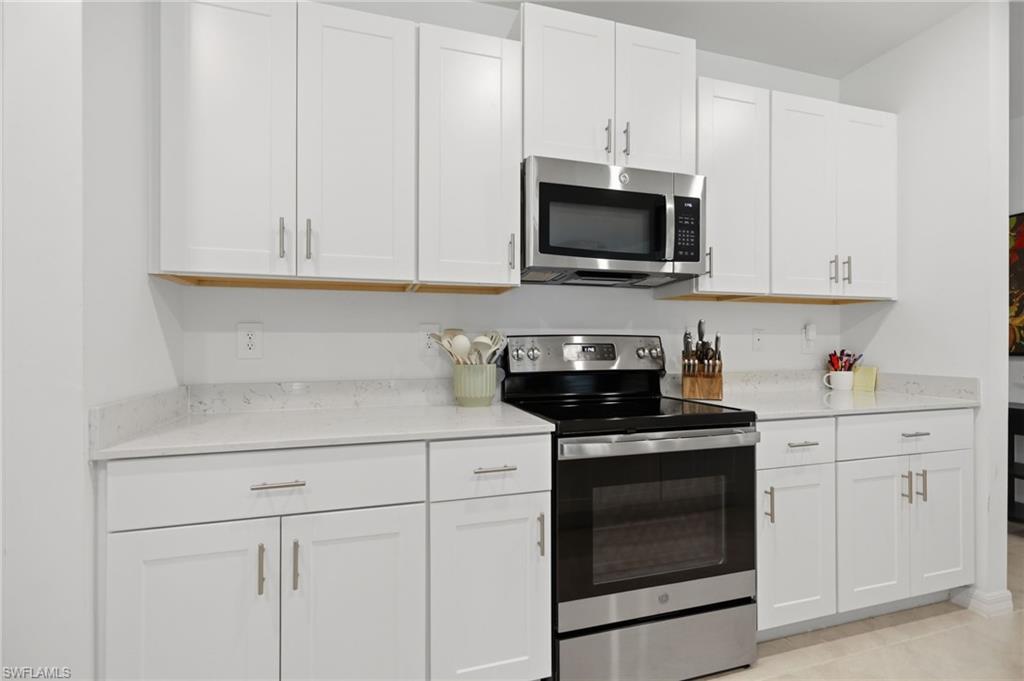 SAVANNA LAKES - Residential