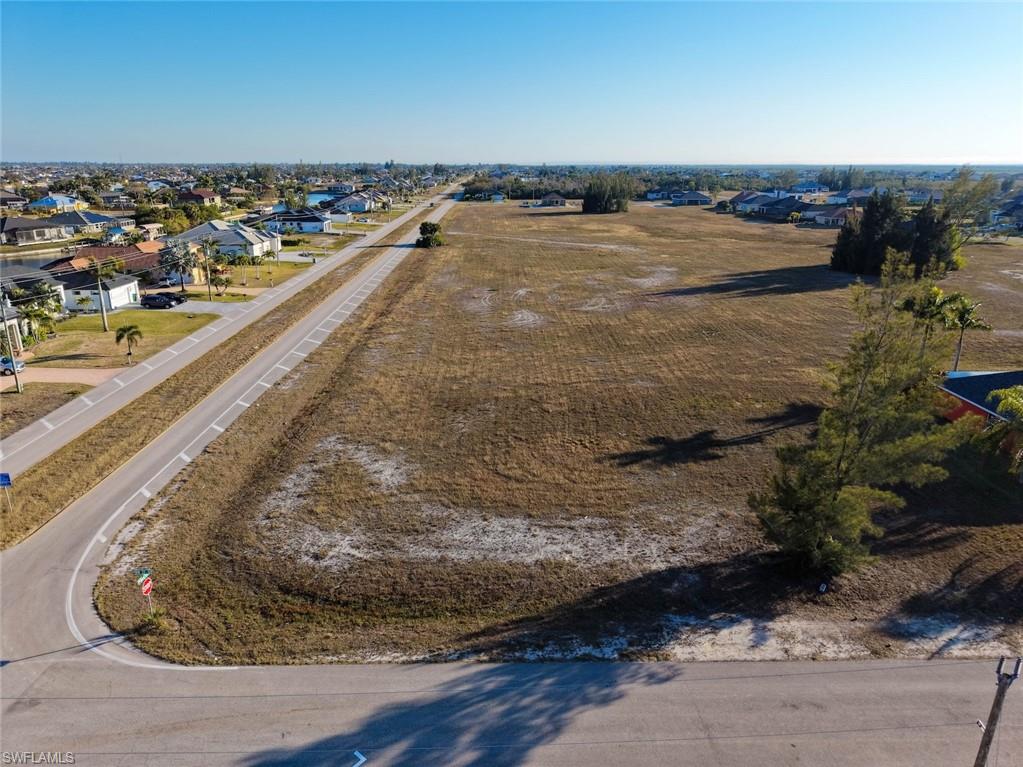 CAPE CORAL - Land