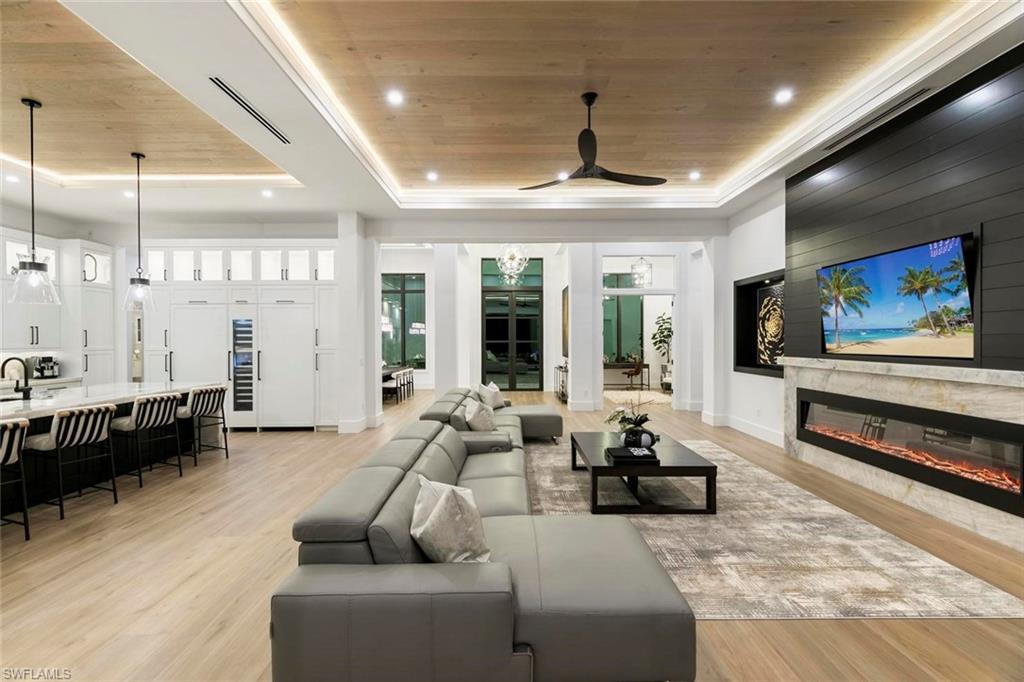 OAKES ESTATES - Residential
