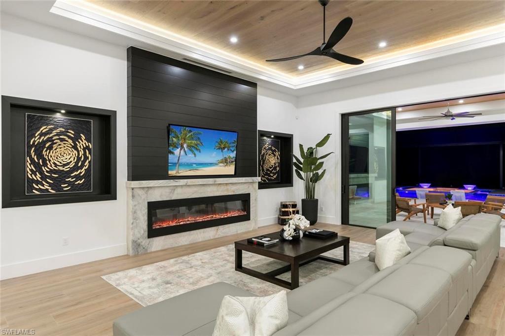 OAKES ESTATES - Residential