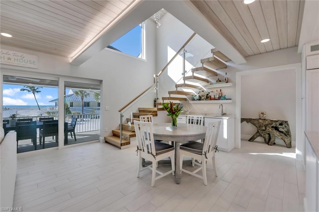 BEACH HOMES - Residential