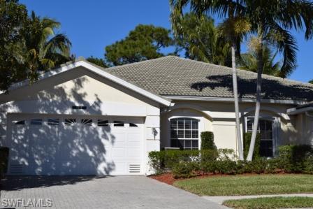 Motivated seller says "bring all offers".
You'll fall in love with this location, in sought after Reflection Lakes. This home has it all, private entry, tile back splash in the kitchen utility sinks and even an air conditioned garage!  You can kick back and enjoy lawn care, amenities, cable and alarm security all included in your low monthly fee. Enjoy 4 lighted tennis courts, basketball, heated pools, kids playground, shuffleboard, and visit this large clubhouse with billiards, fitness facility and card room. The active recreation committee organizes events like bingo, potlucks & pool parties. Come be a part of it!