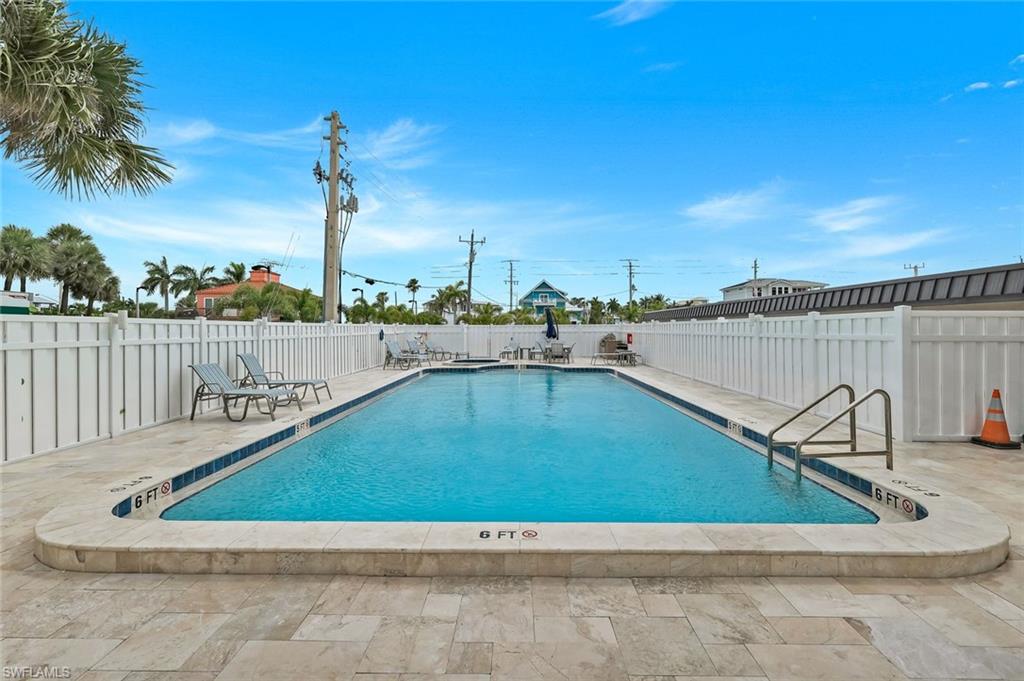 DOLPHIN WATCH CONDO - Residential