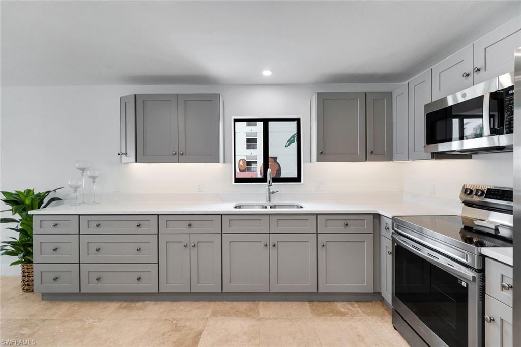 DOLPHIN WATCH CONDO - Residential