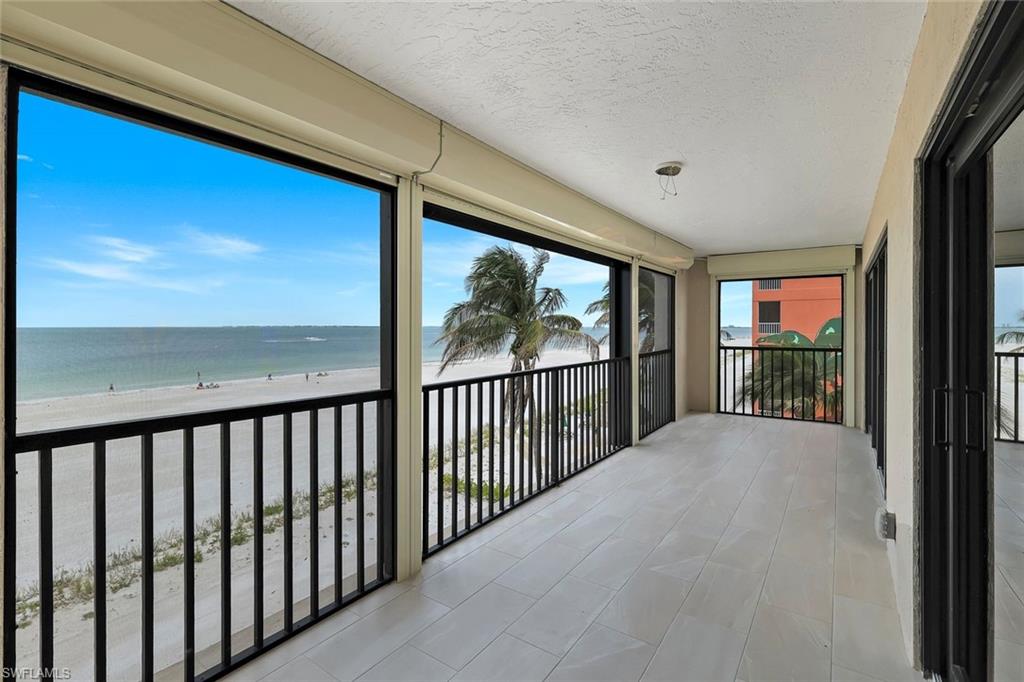 DOLPHIN WATCH CONDO - Residential