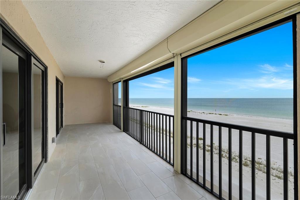 DOLPHIN WATCH CONDO - Residential