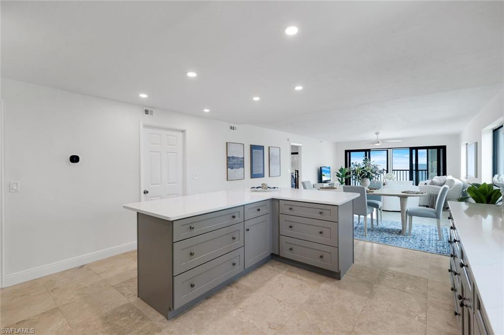DOLPHIN WATCH CONDO - Residential