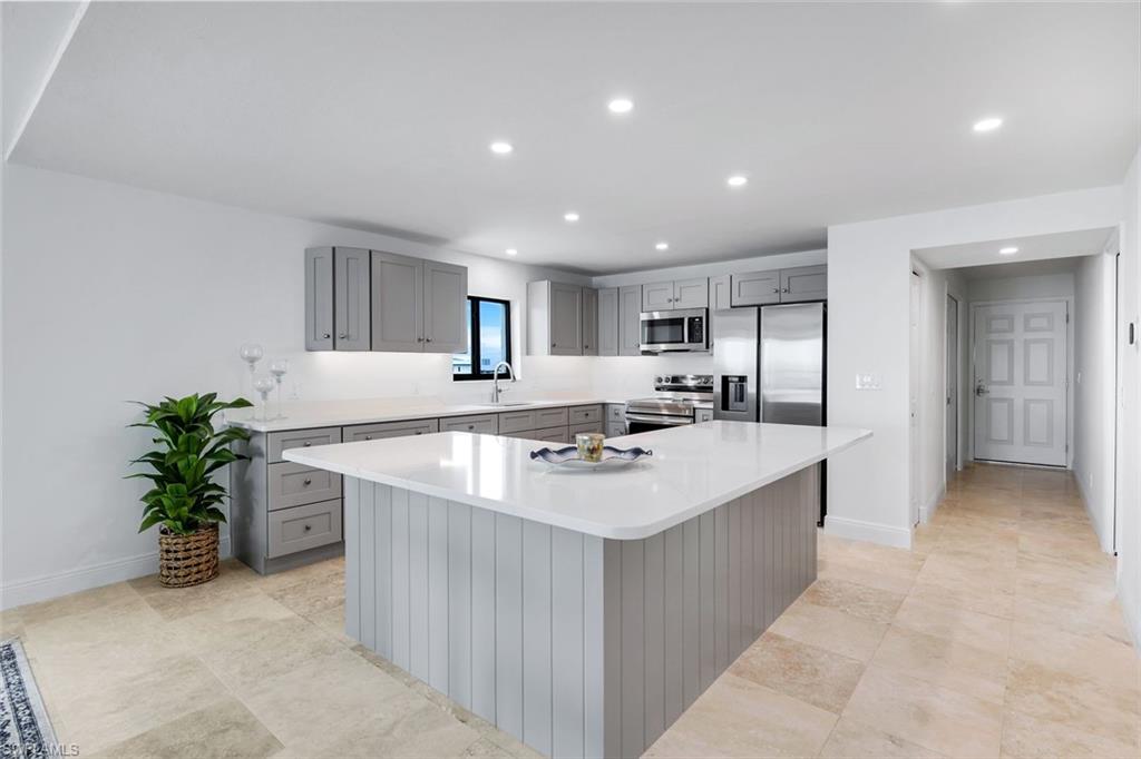 DOLPHIN WATCH CONDO - Residential