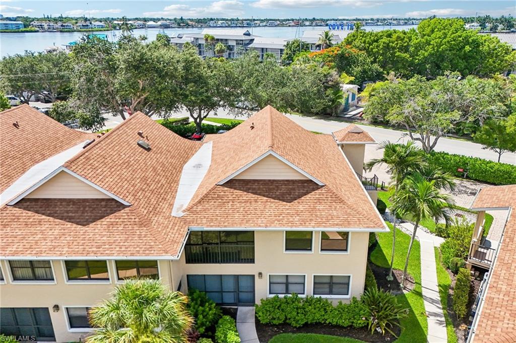BAYSIDE VILLAS - Residential