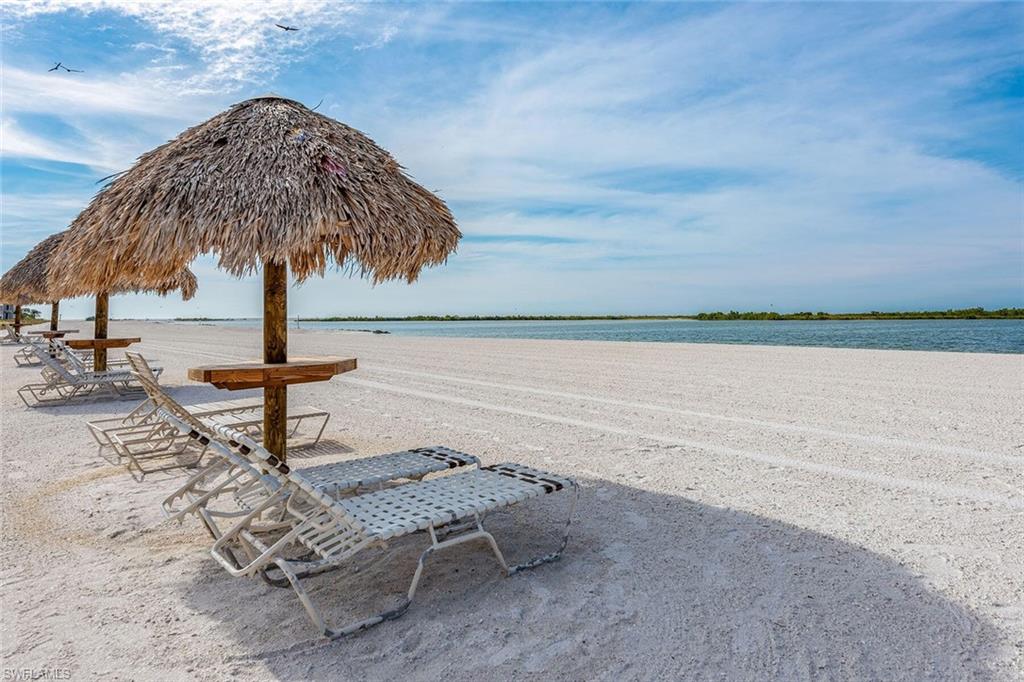 HIDEAWAY BEACH - Land