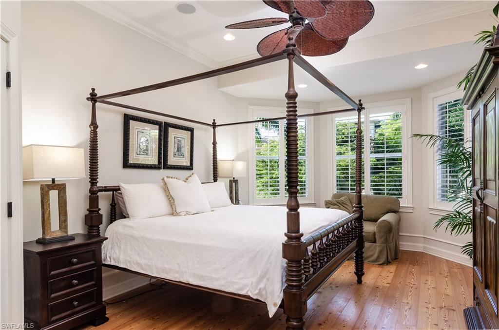 BAREFOOT BEACH - Residential