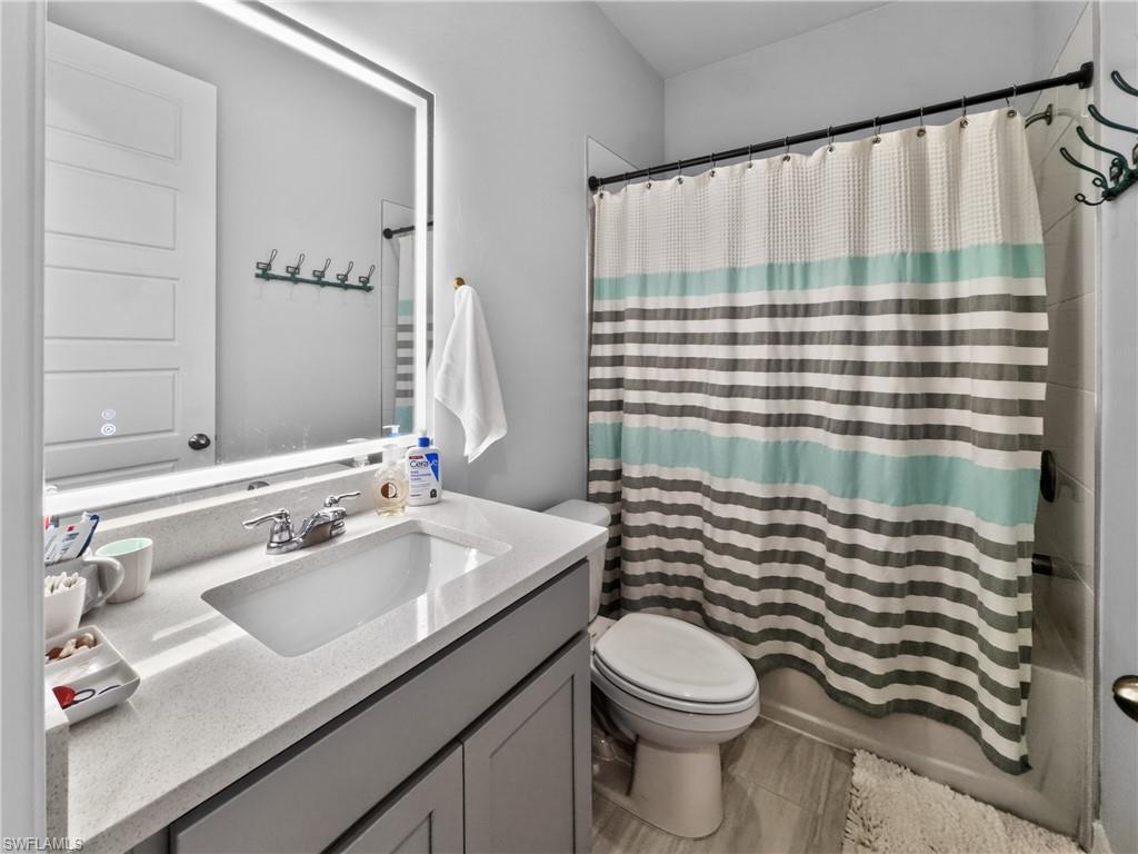 CRESCENT LAKES - Residential