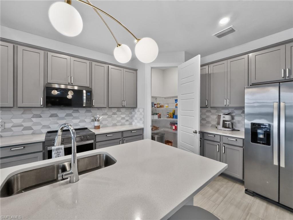 CRESCENT LAKES - Residential