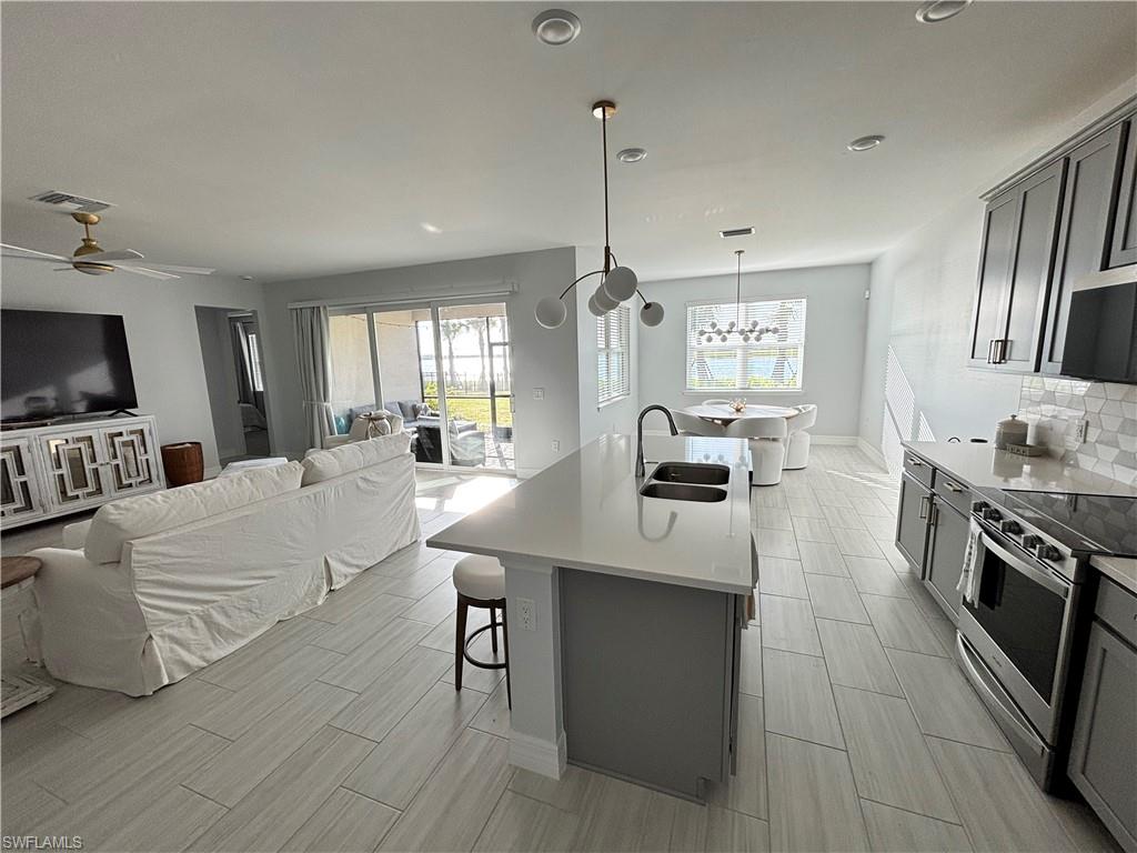 CRESCENT LAKES - Residential