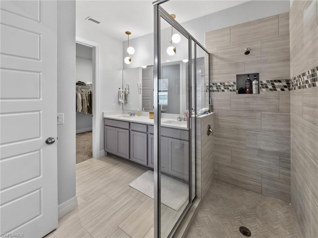CRESCENT LAKES - Residential