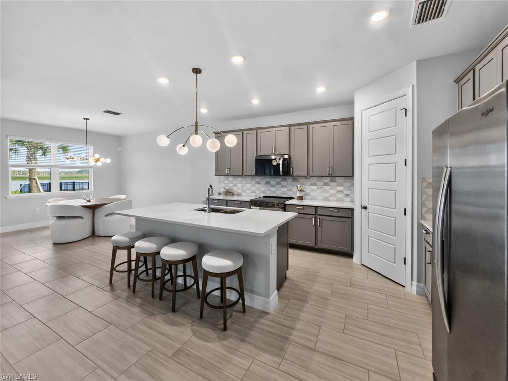 CRESCENT LAKES - Residential