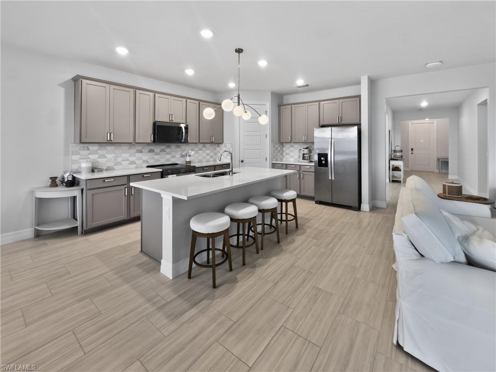 CRESCENT LAKES - Residential