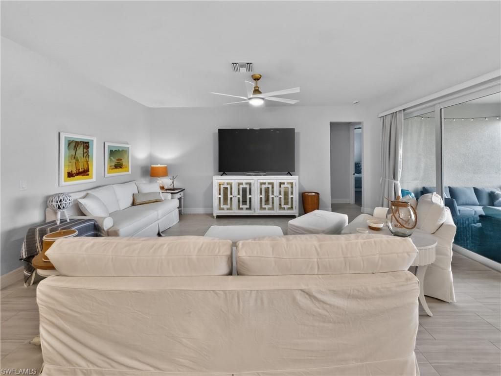 CRESCENT LAKES - Residential