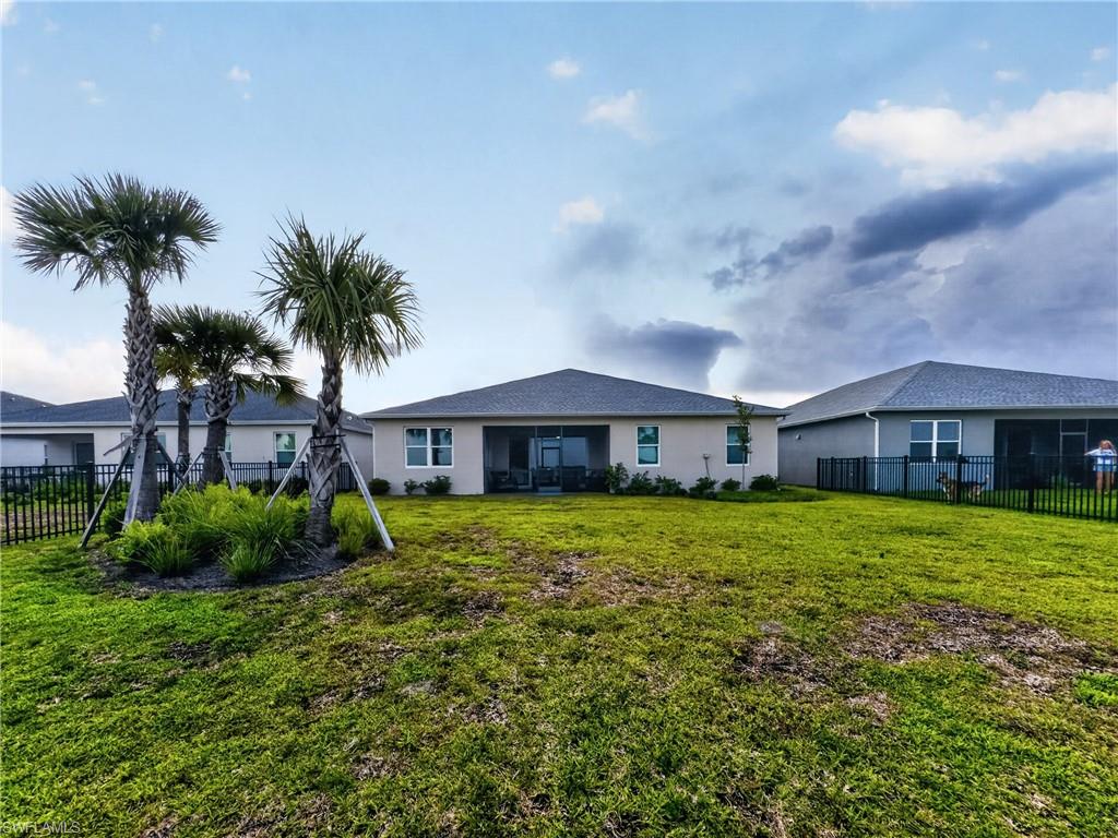 CRESCENT LAKES - Residential