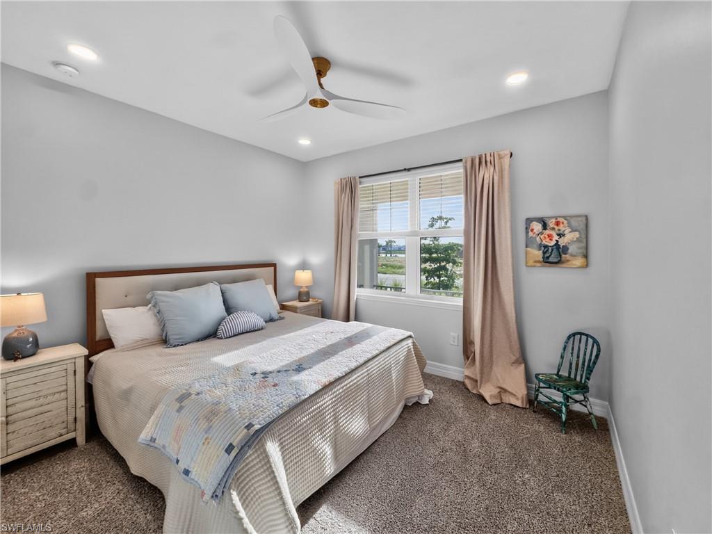 CRESCENT LAKES - Residential