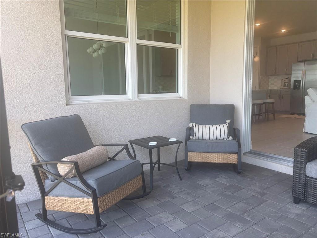 CRESCENT LAKES - Residential