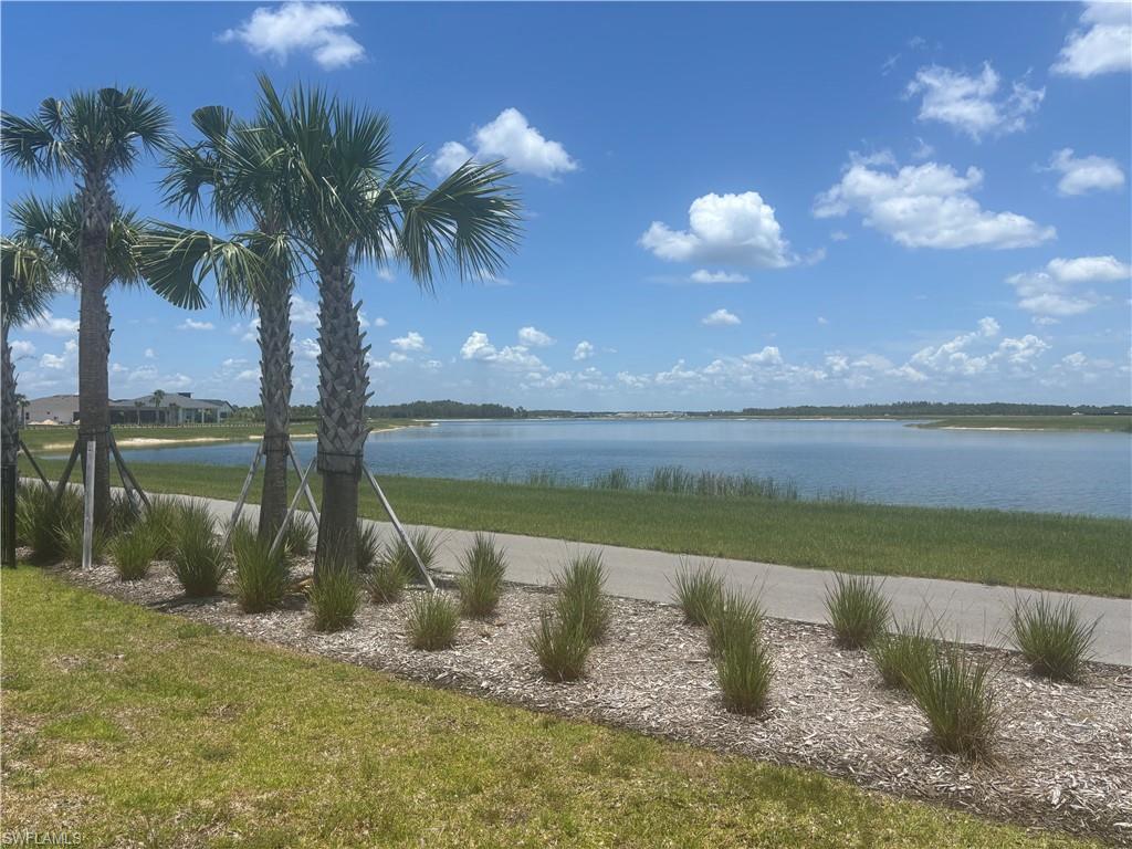 CRESCENT LAKES - Residential
