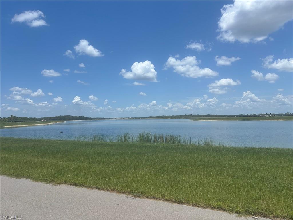 CRESCENT LAKES - Residential