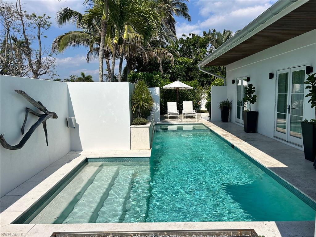MOORINGS - Residential