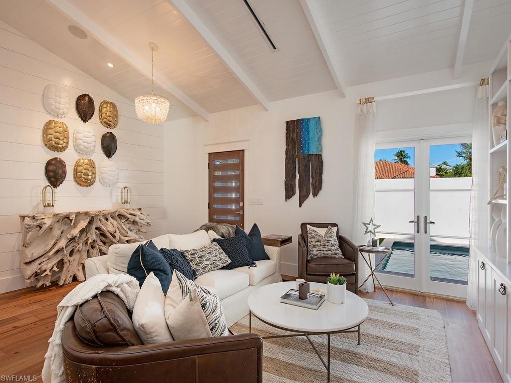 MOORINGS - Residential