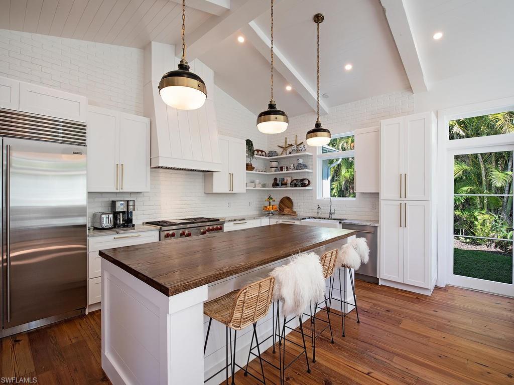 MOORINGS - Residential