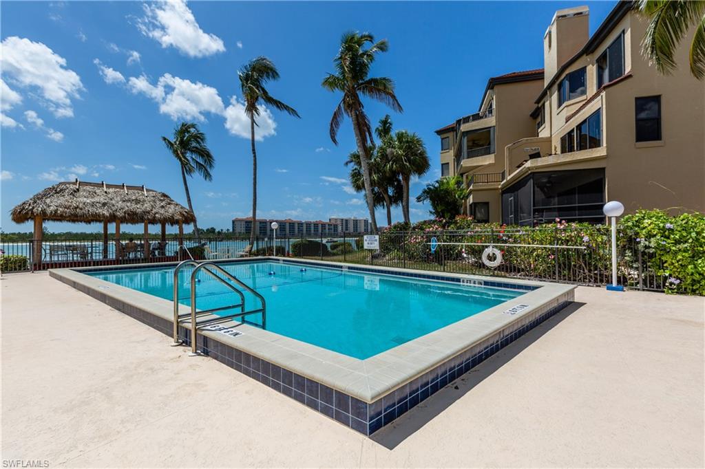 MARCO TOWERS - Residential