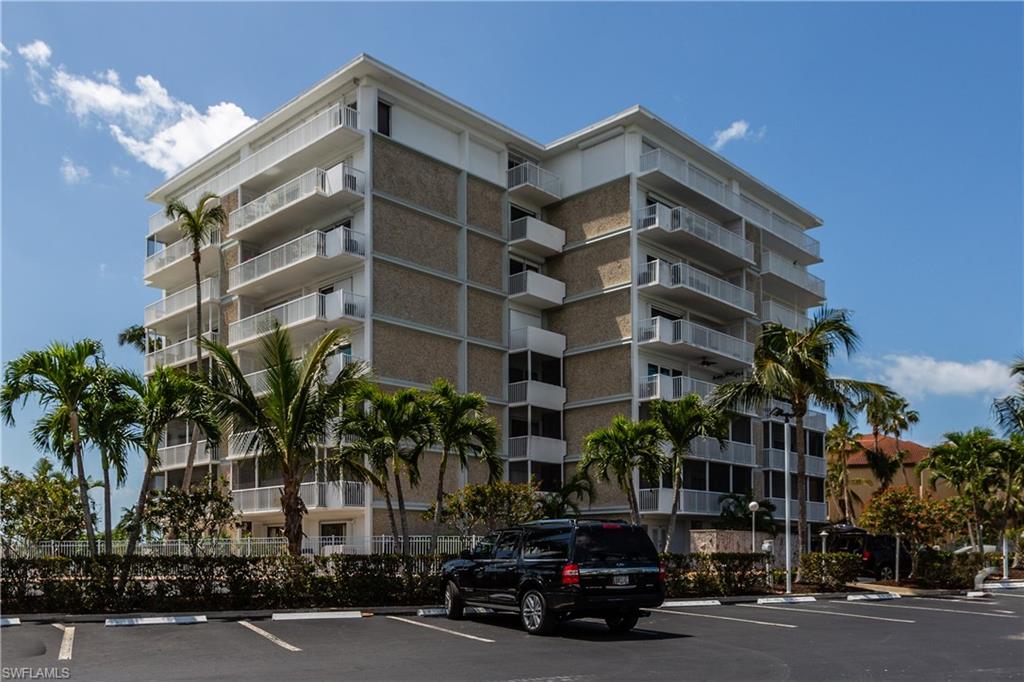 MARCO TOWERS - Residential