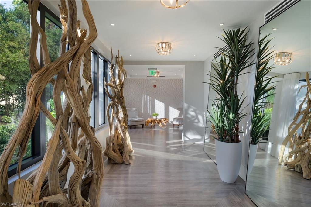 ELEVEN ELEVEN CENTRAL - Residential