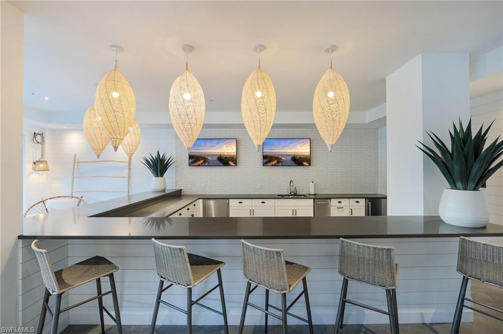 ELEVEN ELEVEN CENTRAL - Residential