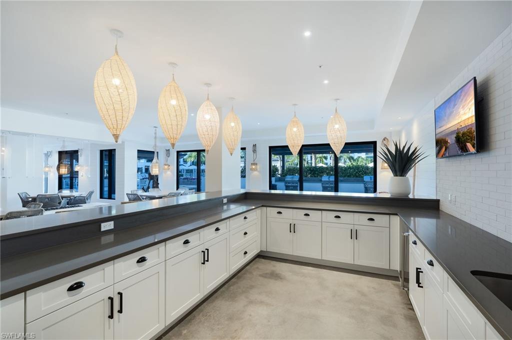ELEVEN ELEVEN CENTRAL - Residential