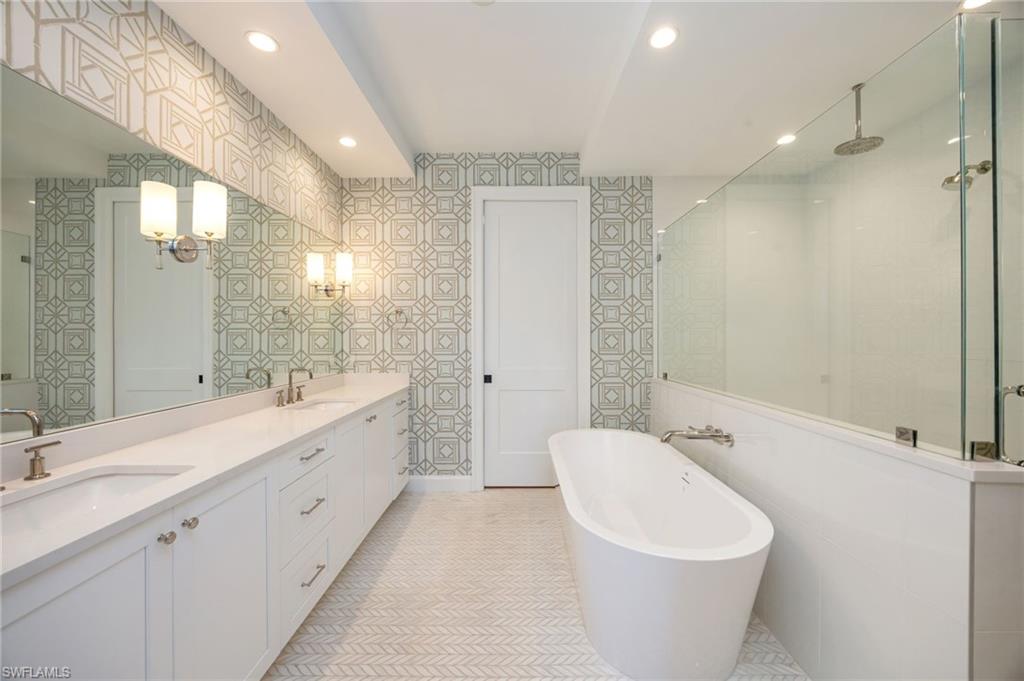 ELEVEN ELEVEN CENTRAL - Residential