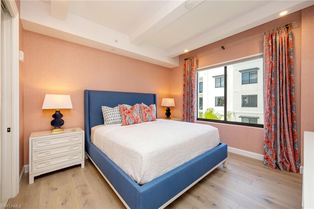 ELEVEN ELEVEN CENTRAL - Residential