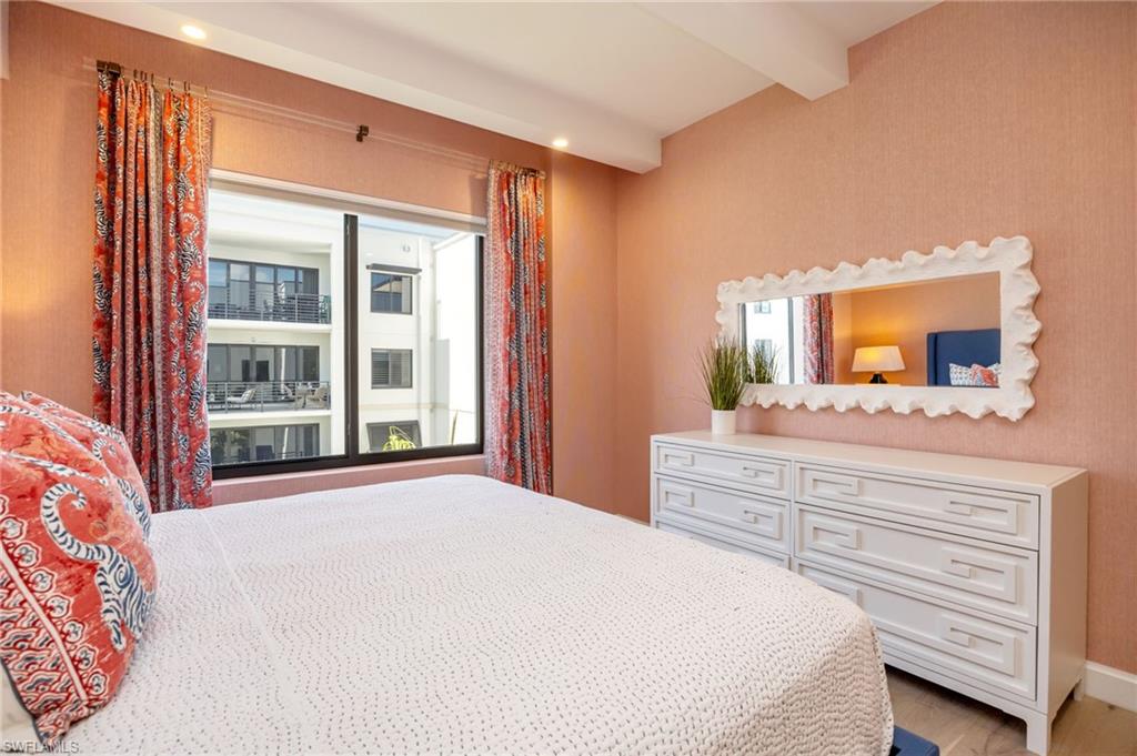 ELEVEN ELEVEN CENTRAL - Residential