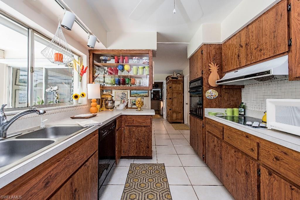 AQUALANE SHORES - Residential