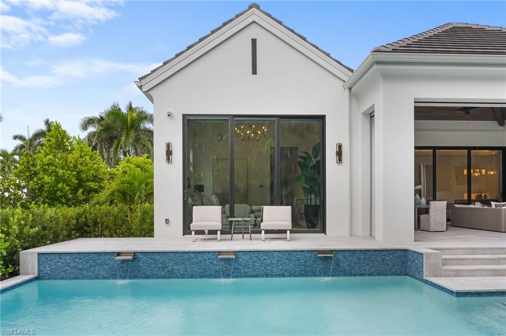 MOORINGS - Residential