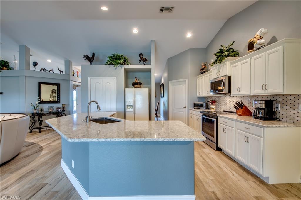 CAPE CORAL - Residential