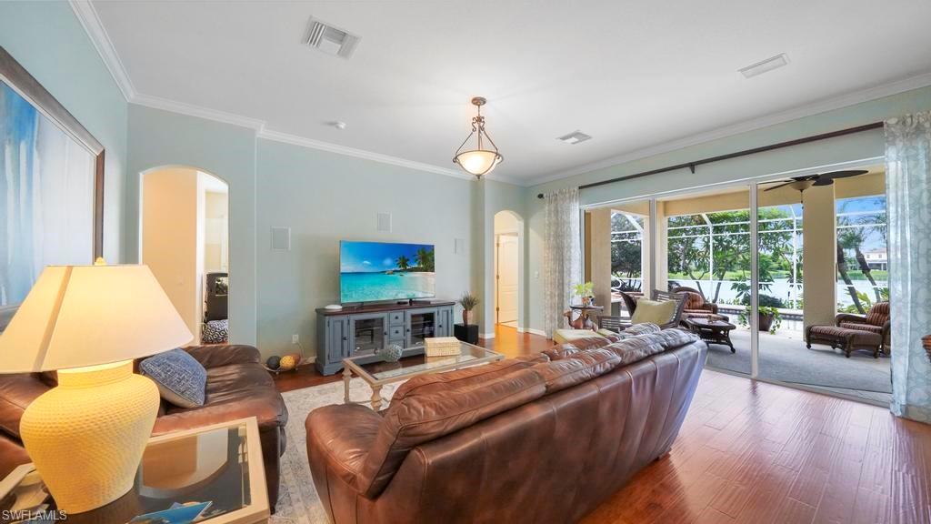 WINDWOOD - Residential