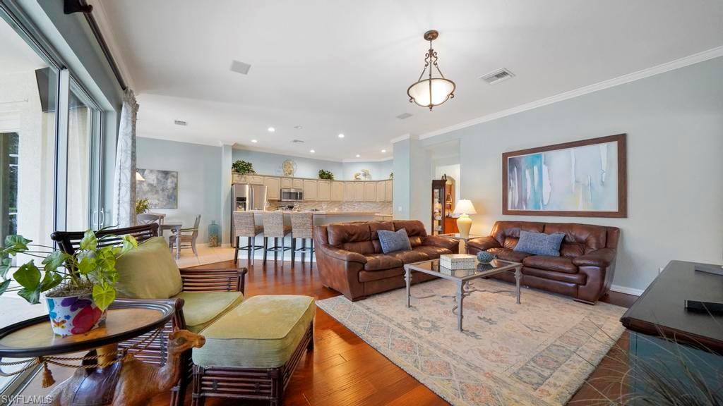 WINDWOOD - Residential