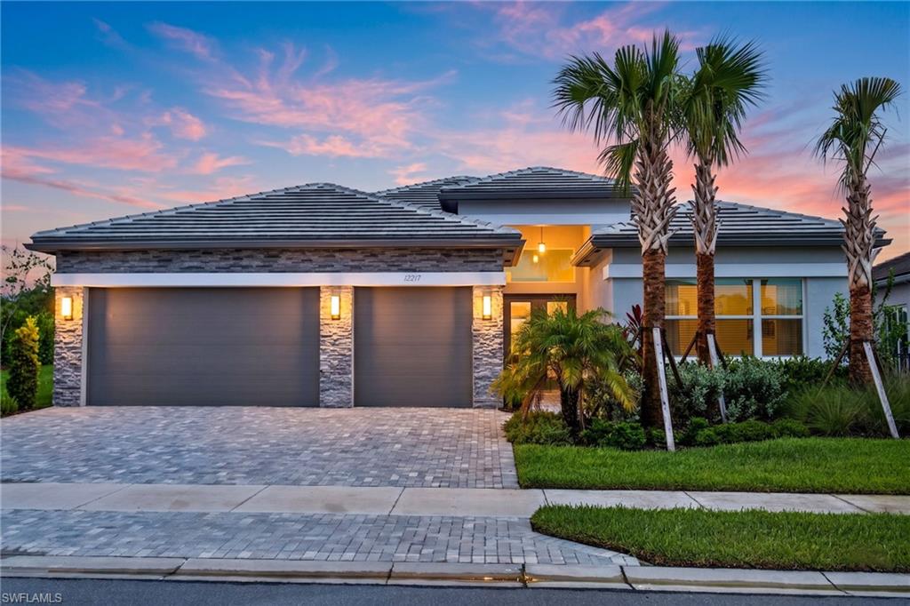 VALENCIA TRAILS - Residential