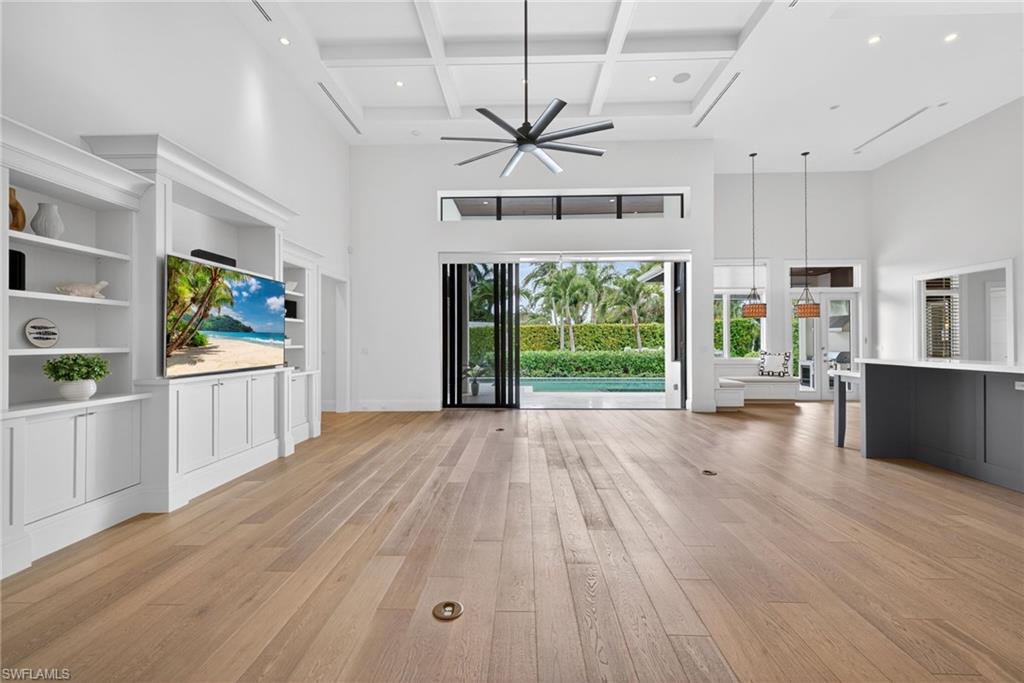 ROYAL HARBOR - Residential