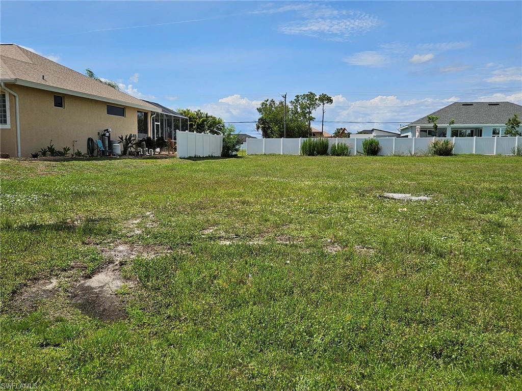 CAPE CORAL - Land