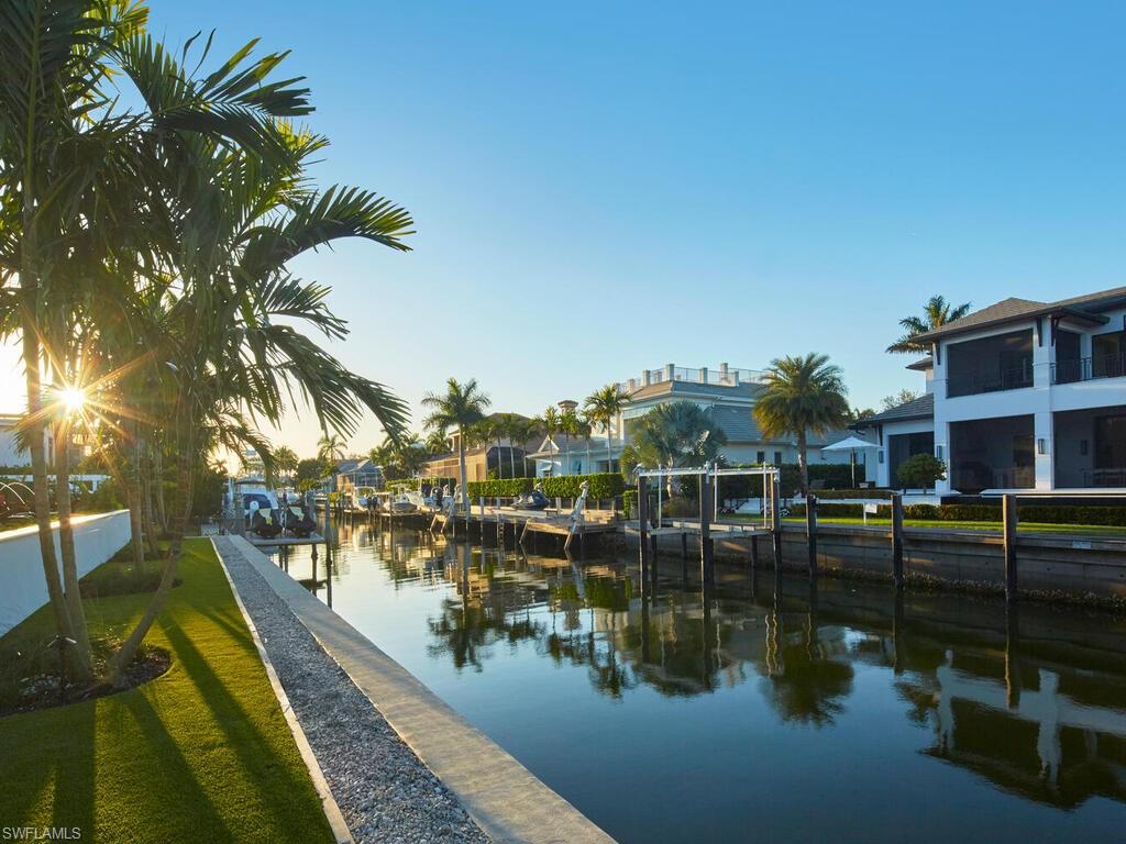 AQUALANE SHORES - Residential