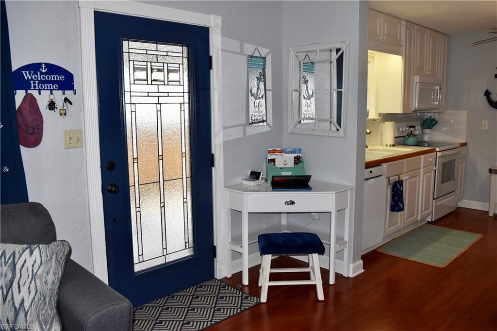 NAPLES PARK - Residential