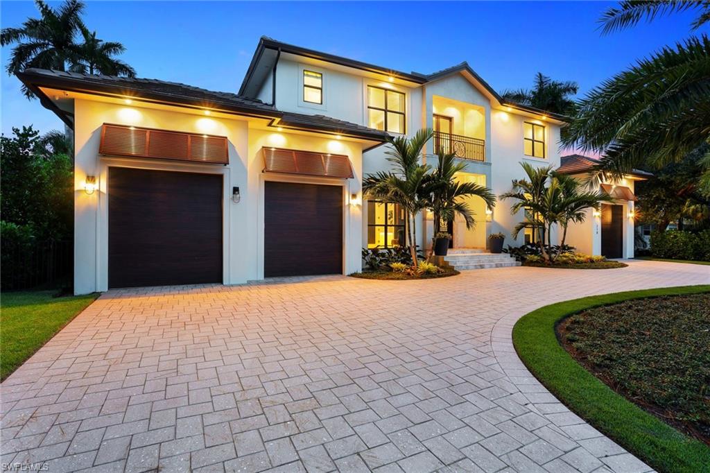 MOORINGS - Residential